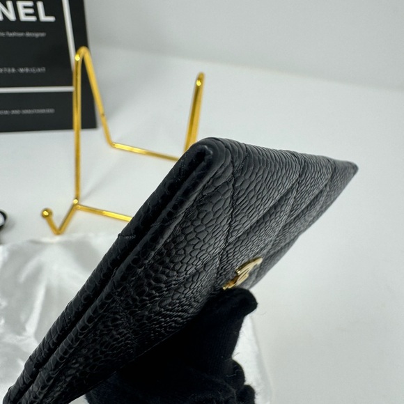 💯CHANEL Black Caviar Quilted Card case w/ Gold Hardware - Picture 5 of 7
